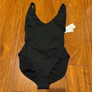 LONDRE minimalist swiming